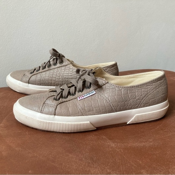 Superga | 2750 Dove Grey Croc-Embossed Leather Basic Sneakers - Picture 1 of 7